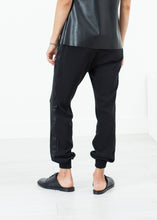 Load image into Gallery viewer, Camiliah Trouser in Black

